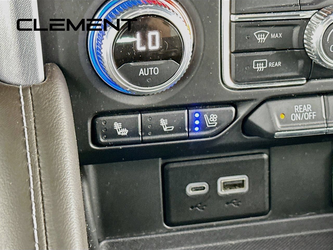 Used 2023 GMC Yukon SLT w/ SLT Premium Package AWD/4WD image 23