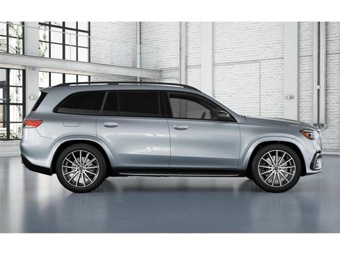 New 2025 Mercedes-Benz GLS 580 4MATIC image 2
