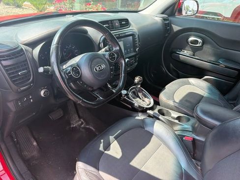 Used 2017 Kia Soul ! w/ Tech Package FWD image 6