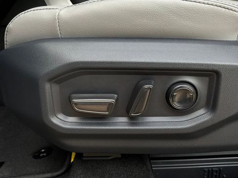 New 2026 Toyota Tundra Limited AWD/4WD image 10