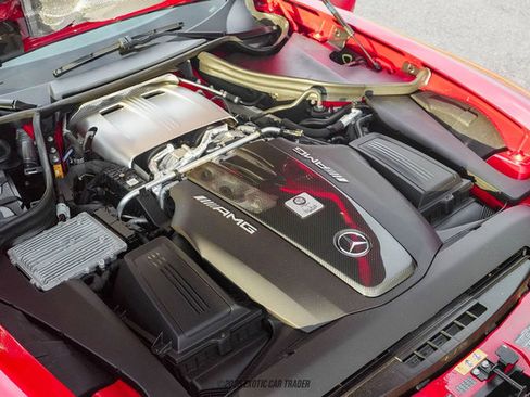 Used 2019 Mercedes-Benz AMG GT R image 17