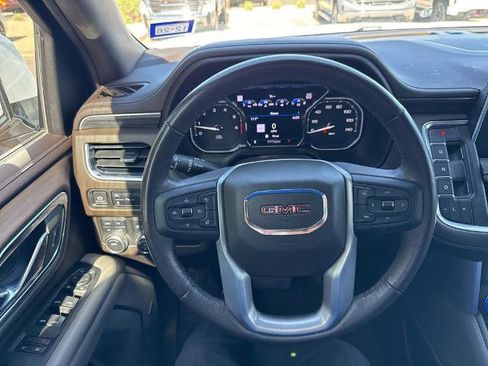 Used 2021 GMC Yukon XL SLT w/ SLT Premium Package AWD/4WD image 7