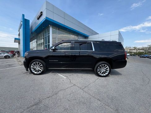 Used 2019 Chevrolet Suburban Premier w/ Premier Plus Edition image 2