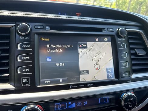 Used 2017 Toyota Highlander Limited AWD/4WD image 36