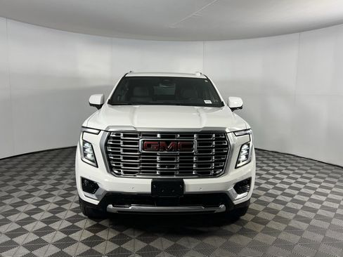 Used 2025 GMC Yukon XL Denali image 12