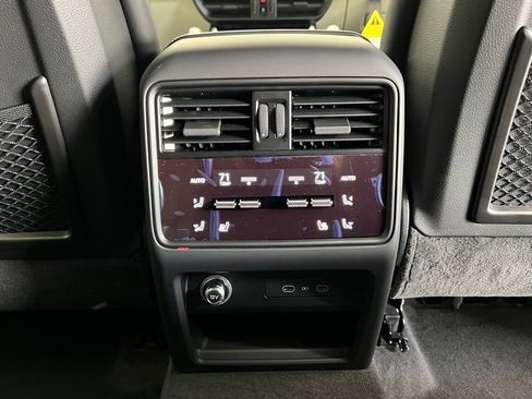 Used 2026 Porsche Cayenne E-Hybrid Coupe image 17