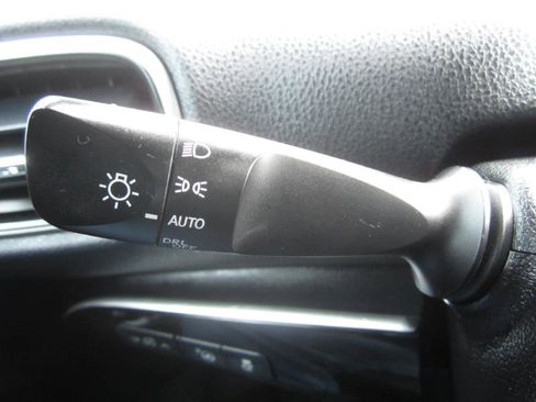 Used 2020 Toyota Prius XLE image 26