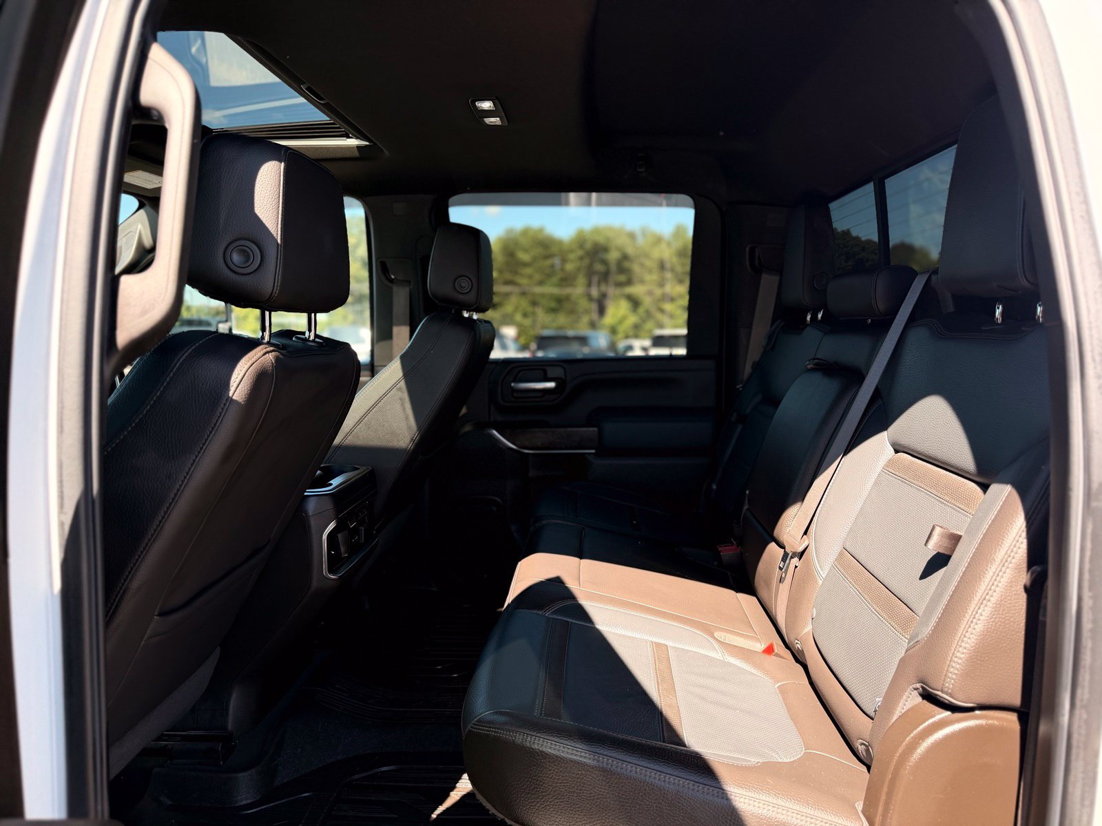 Used 2021 GMC Sierra 3500 Denali w/ Denali Ultimate Package AWD/4WD image 21