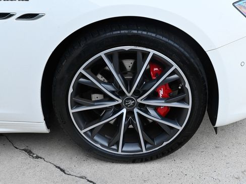 Used 2022 Maserati Ghibli Modena Q4 AWD/4WD image 12