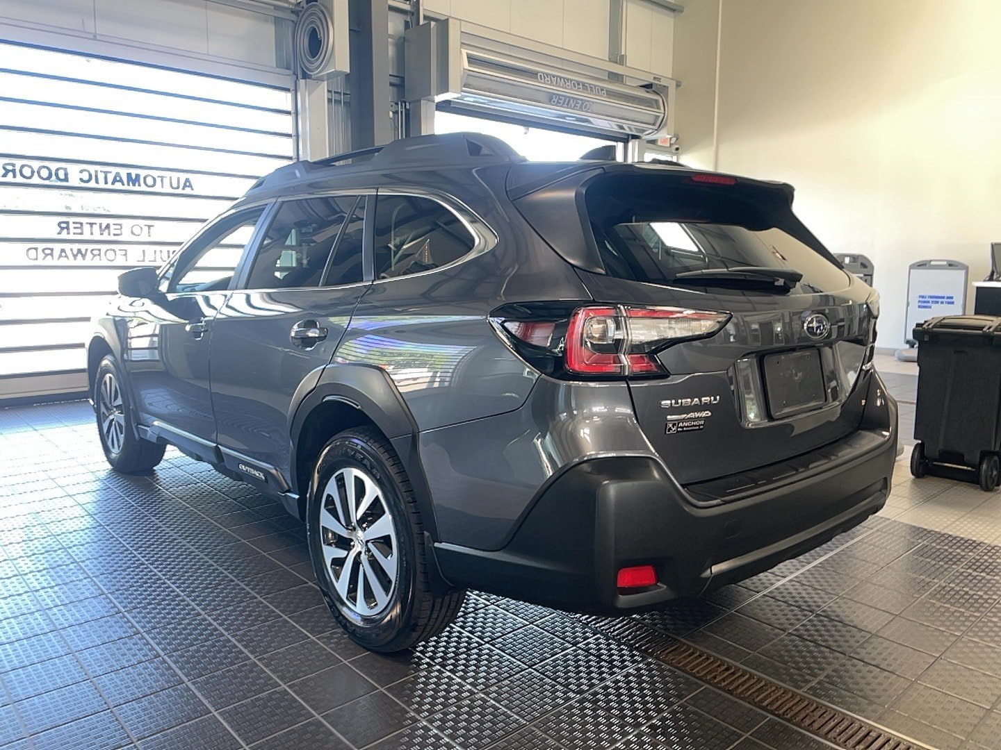 Used 2024 Subaru Outback Premium AWD/4WD image 16