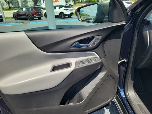 Used 2020 Chevrolet Equinox LS w/ LS Convenience Package AWD/4WD image 17