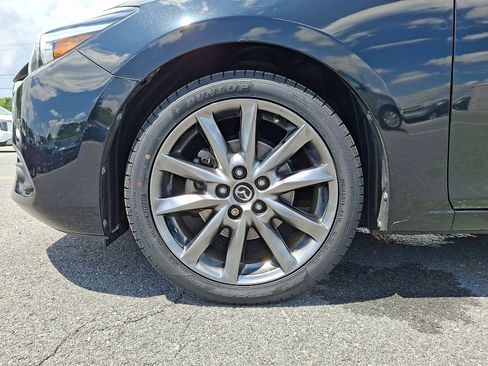 Used 2018 MAZDA MAZDA3 Grand Touring w/ Premium Equipment Package FWD image 9