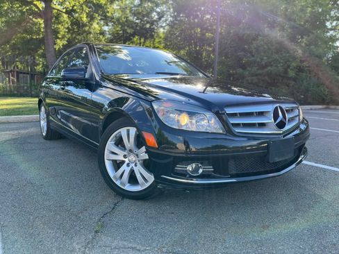 Used 2011 Mercedes-Benz C 300 4MATIC Sedan image 1