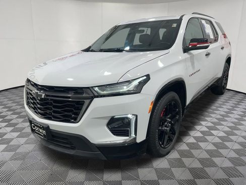 Used 2022 Chevrolet Traverse Premier w/ Redline Edition AWD/4WD image 3