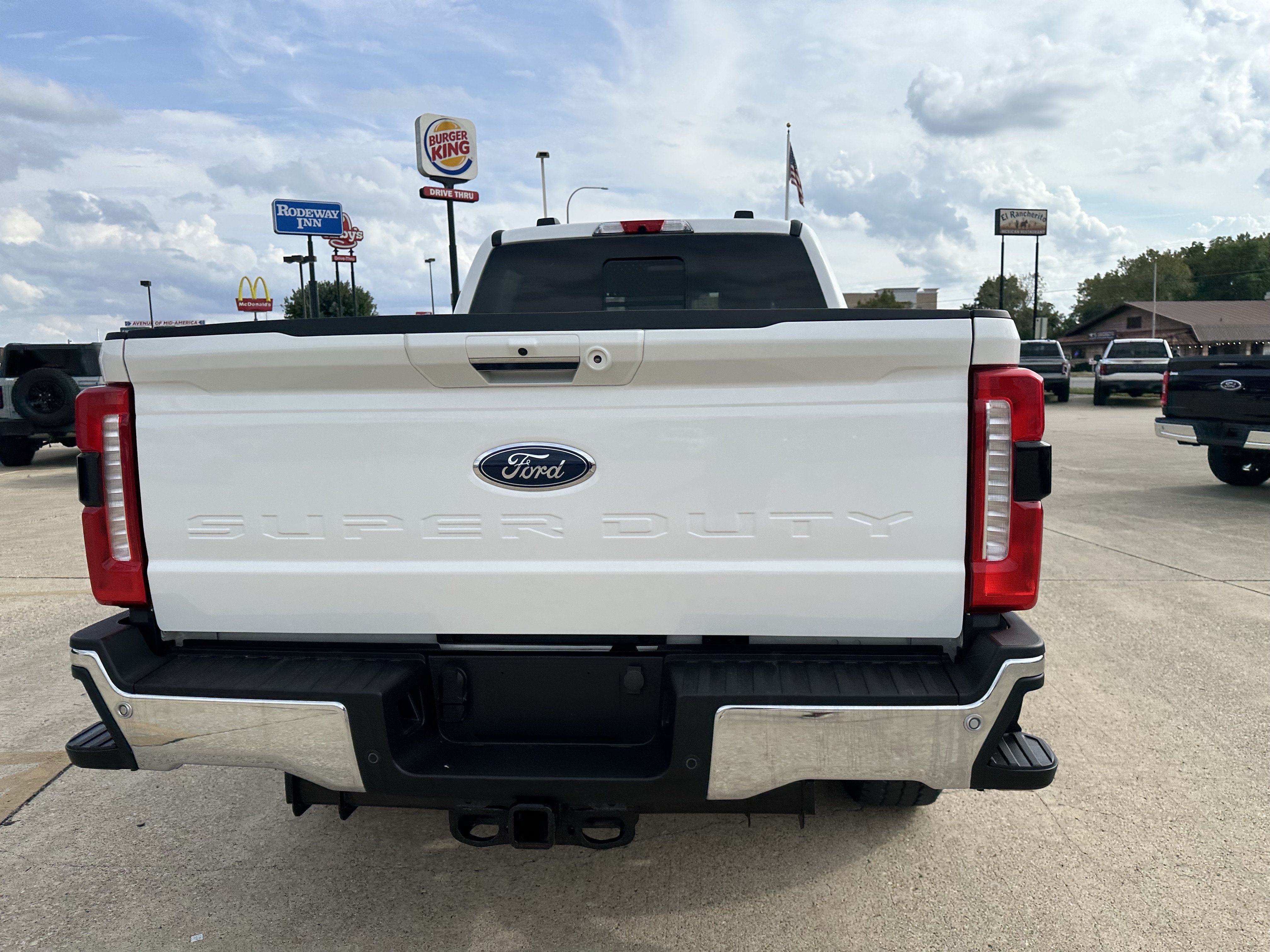 Used 2024 Ford F250 Lariat w/ Lariat Ultimate Package AWD/4WD image 9