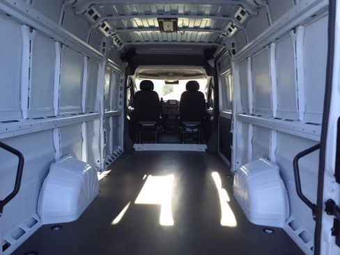 Used 2024 RAM ProMaster 3500 w/ Quick Order Package 22G SLT FWD image 7