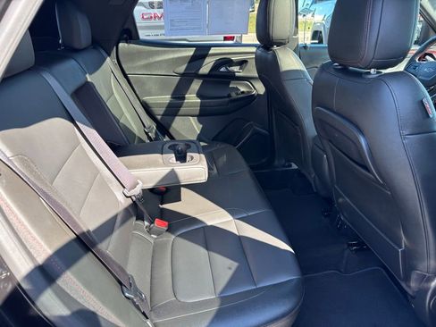 Used 2024 Chevrolet TrailBlazer RS w/ Convenience Package image 27