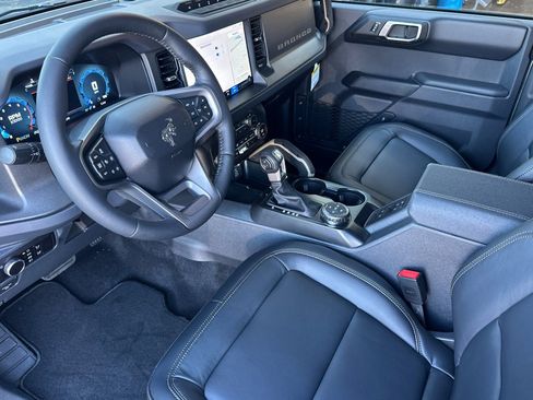 New 2026 Ford Bronco Badlands image 9