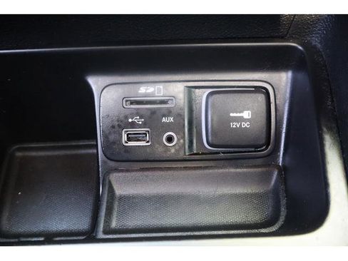 Used 2015 Jeep Cherokee Latitude w/ Comfort/Convenience Group FWD image 12