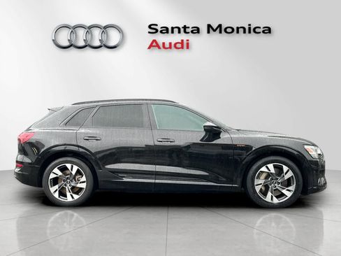 Used 2023 Audi e-tron Premium w/ Convenience Plus Package image 8