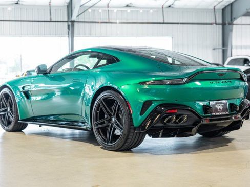 Used 2025 Aston Martin V8 Vantage Coupe RWD image 4