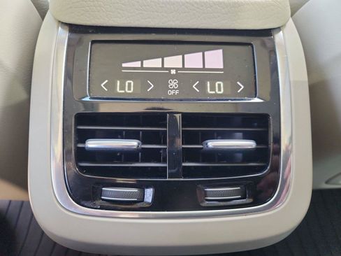 Used 2017 Volvo XC90 T6 Momentum w/ Vision Package AWD/4WD image 22