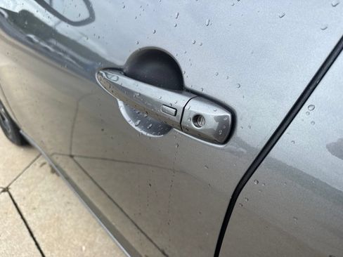 Used 2024 Nissan Sentra SV FWD image 10