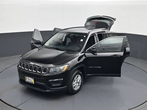 Used 2021 Jeep Compass Sport w/ Cold Weather Group FWD image 31