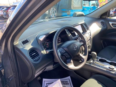 Used 2019 Nissan Pathfinder S image 15