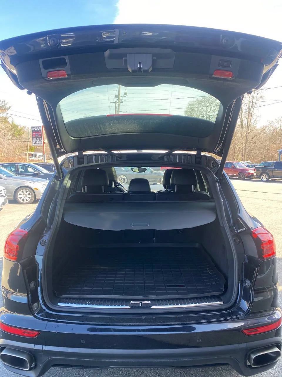 Used 2017 Porsche Cayenne Platinum Edition AWD/4WD image 6