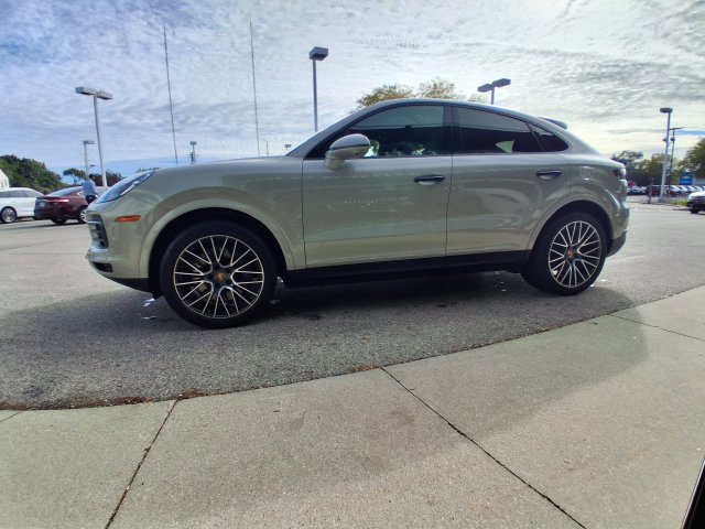Used 2022 Porsche Cayenne Coupe AWD/4WD image 5