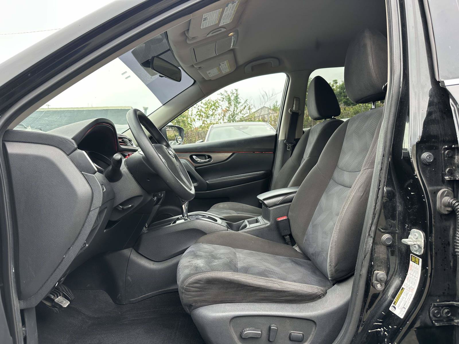 Used 2015 Nissan Rogue SV AWD/4WD image 15
