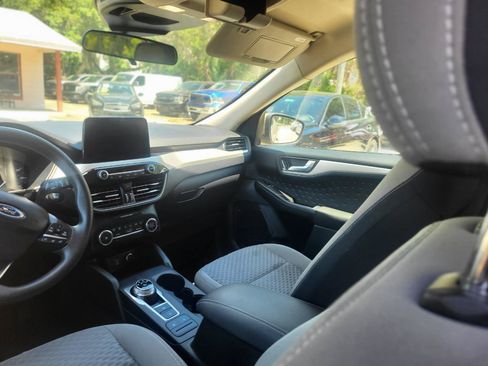 Used 2020 Ford Escape SE FWD image 38