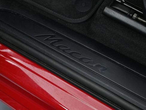 Certified 2024 Porsche Macan AWD/4WD image 29