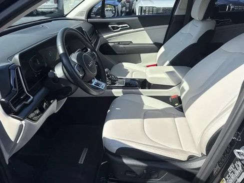 Certified 2025 Kia Sportage EX AWD/4WD image 8