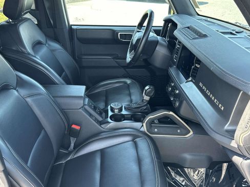 Used 2025 Ford Bronco Badlands AWD/4WD image 9