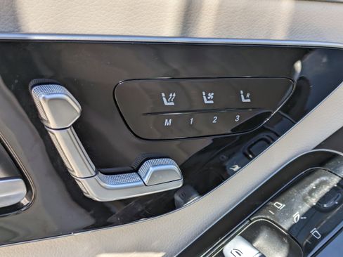 Used 2022 Mercedes-Benz S 500 4MATIC image 21