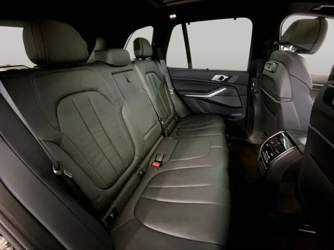 Used 2021 BMW X5 xDrive40i w/ M Sport Package AWD/4WD image 19