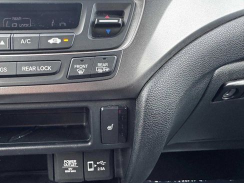 Used 2022 Honda Pilot Sport image 29