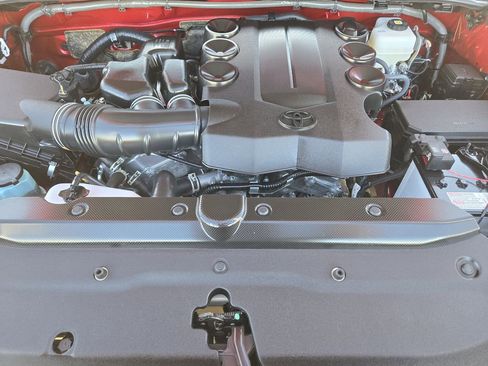 Certified 2024 Toyota 4Runner Limited image 31