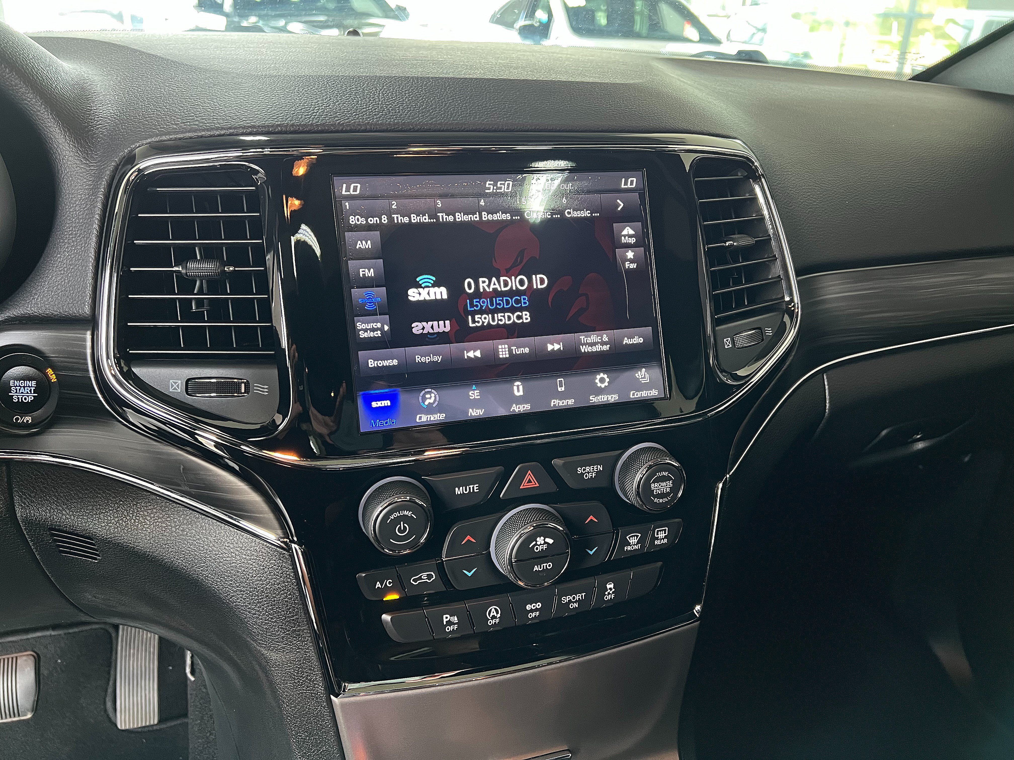 Used 2019 Jeep Grand Cherokee Limited AWD/4WD image 14