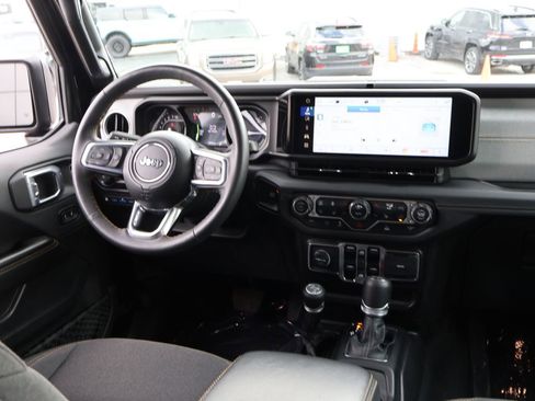 Used 2024 Jeep Wrangler Unlimited Sahara image 13