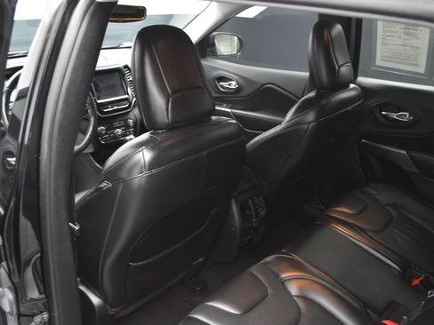 Used 2019 Jeep Cherokee Limited AWD/4WD image 18