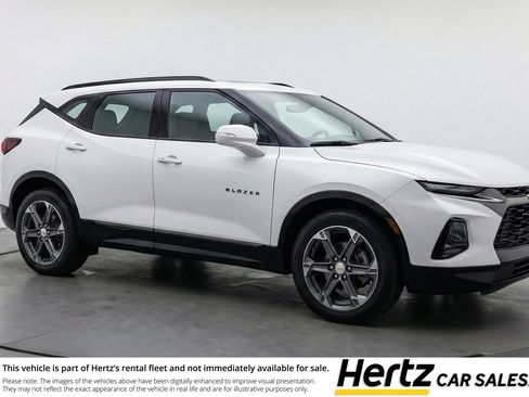 Used 2025 Chevrolet Blazer LT FWD image 1