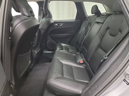Used 2023 Volvo XC60 B5 Plus image 28