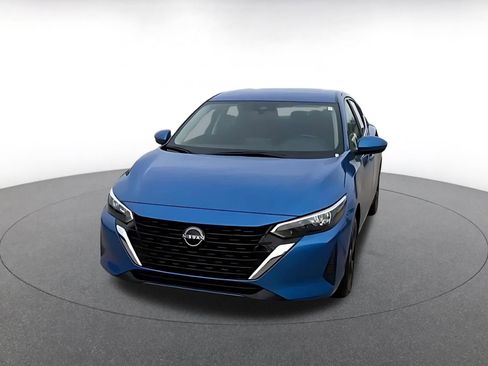 Used 2025 Nissan Sentra SV image 7