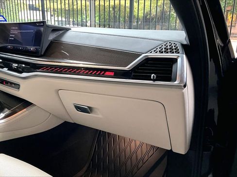 Used 2025 BMW X5 M60i w/ Executive Package image 18