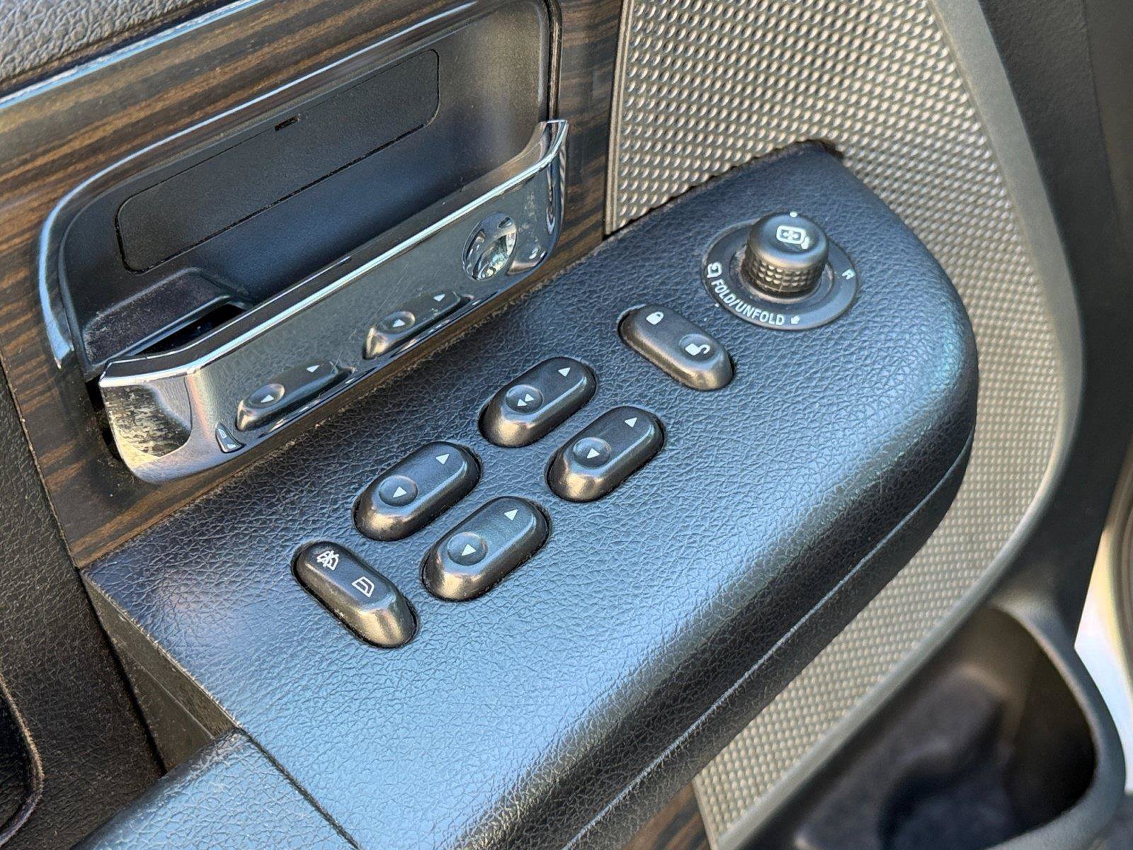 Used 2008 Lincoln Mark LT 4x4 image 17