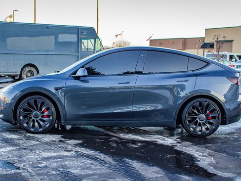 Used 2022 Tesla Model Y Performance image 5