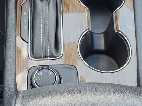 Used 2019 GMC Acadia SLE image 20